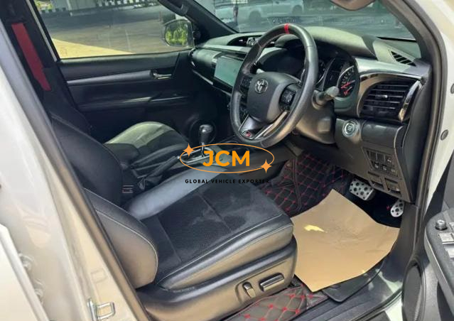 
								2024 TOYOTA HILUX 2.8 GR DOUBLE CAB full									