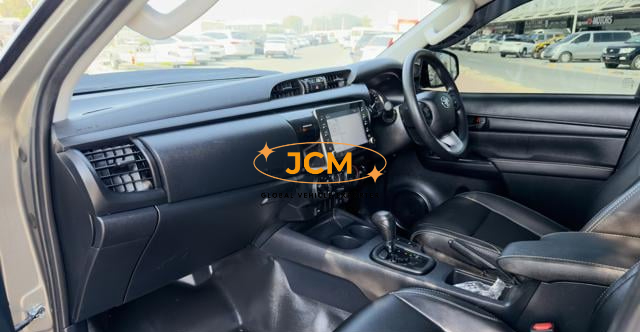 
								2023 TOYOTA HILUX 2.4 E REVO DOUBLE CAB full									