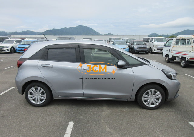 
								2021 HONDA FIT E:HEV full									