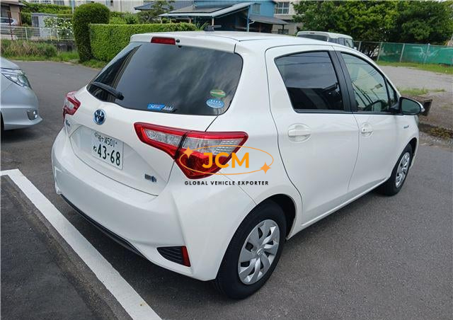 
								2020 TOYOTA VITZ full									