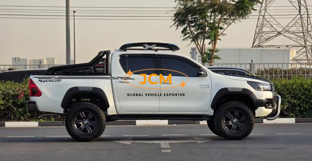
								2023 TOYOTA HILUX ROCCO GR SPORTS KIT | 4 X 4 full									