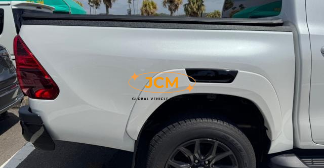 
								2024 TOYOTA HILUX ZGR full									