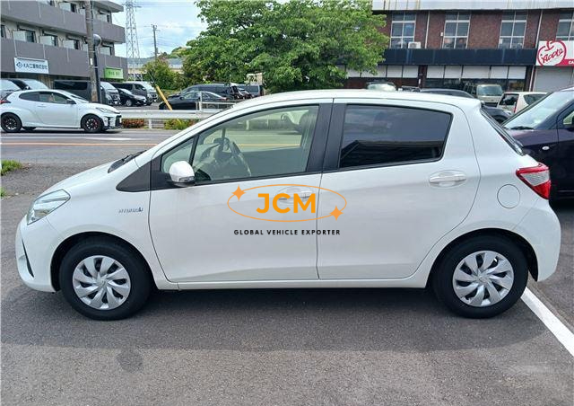 
								2020 TOYOTA VITZ full									