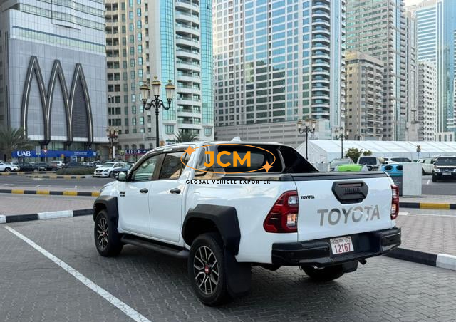 
								2024 TOYOTA HILUX 48V SR5 WITH GR SPORT KIT full									
