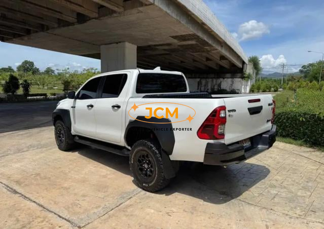 
								2024 TOYOTA HILUX 2.8 GR DOUBLE CAB full									