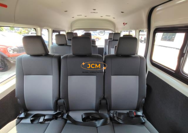 2026 TOYOTA HIACE COMMUTER 2.8 AT 14 Seaters