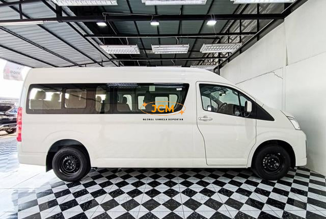 
								2026 TOYOTA HIACE COMMUTER 2.8 14 Seaters full									