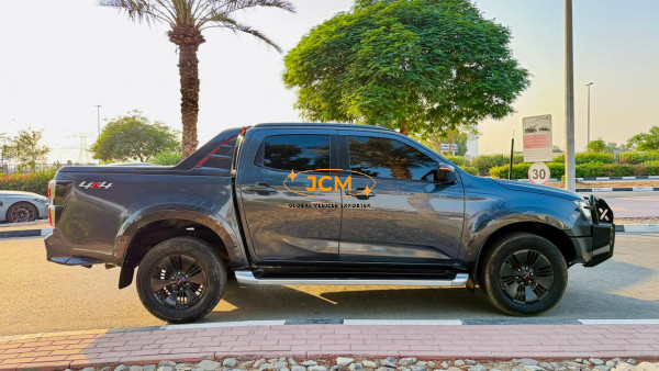 
								2021 ISUZU D-MAX full									