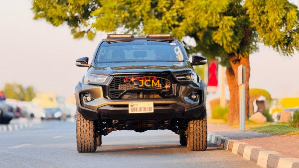 
								Toyota Hilux 2020 full									