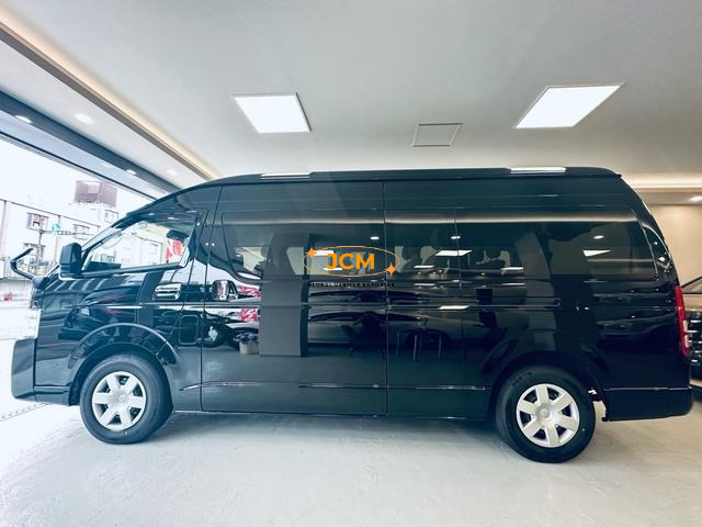 
2025 TOYOTA HIACE COMMUTER SUPER LONG GL 14 S full									