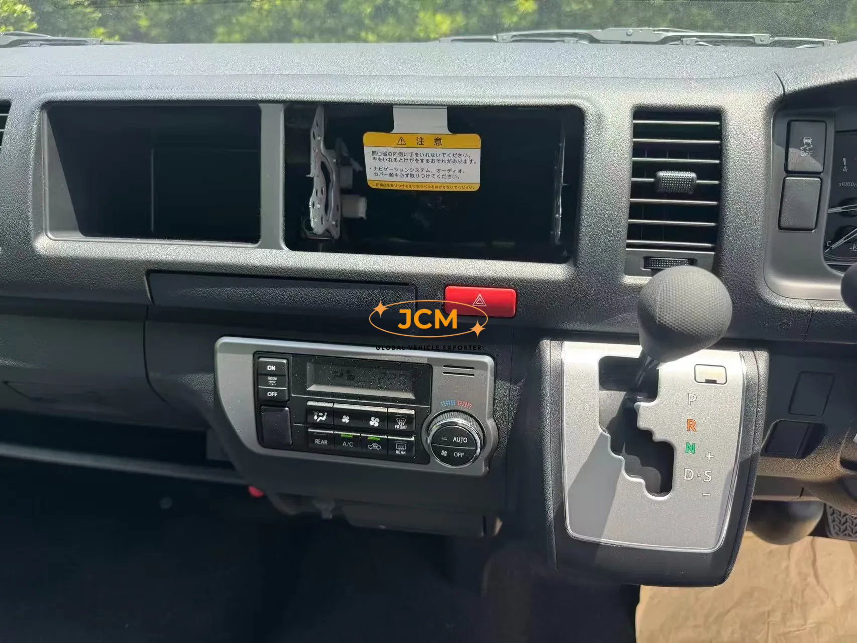
2025 Toyota Hiace Commuter – 2.8 GL Diesel Turbo full									