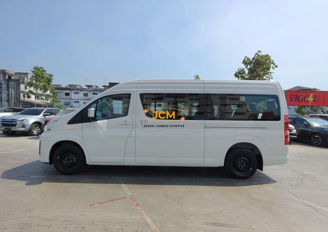 
2026 TOYOTA HIACE COMMUTER 2.8 AT 14 Seaters full									