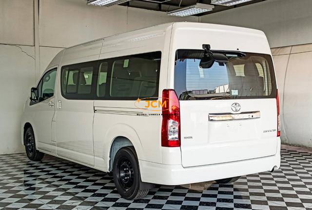 2026 TOYOTA HIACE COMMUTER 2.8 14 Seaters