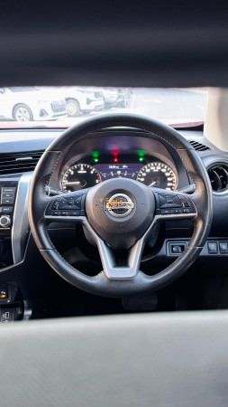 
								2021 NISSAN NAVARA full									