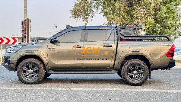 
								2023 TOYOTA HILUX 2.8 4WD full									