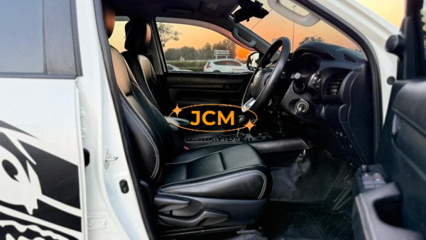 
								2022 TOYOTA HILUX 2.8 4WD full									