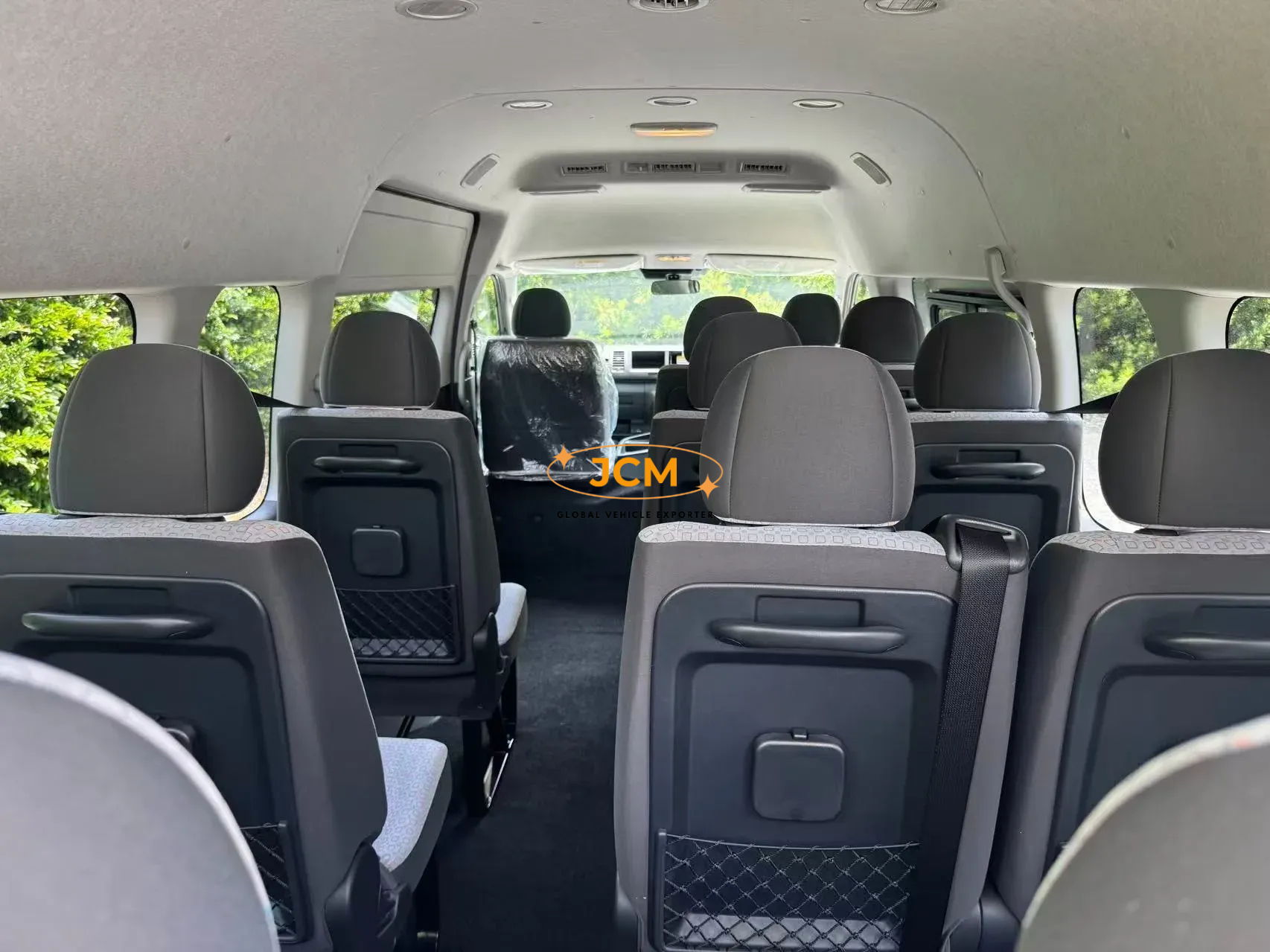 
2025 Toyota Hiace Commuter – 2.8 GL Diesel Turbo full									