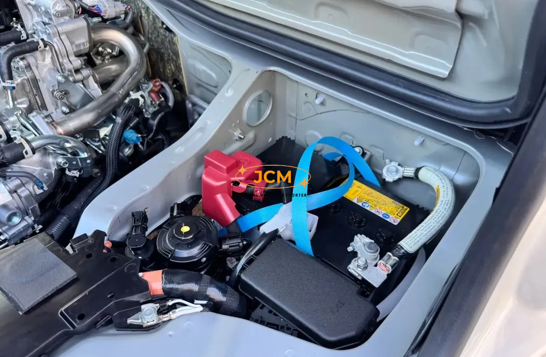 
Toyota Hiace Commuter  GL ( 14 SEATER ) full									
