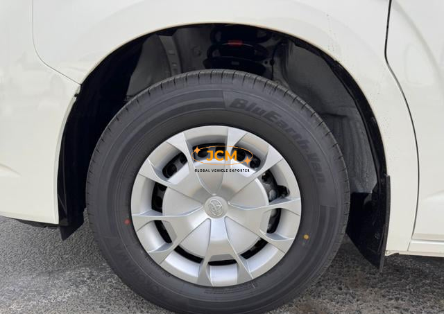 
								2025 TOYOTA HIACE COMMUTER 15 Seaters full									