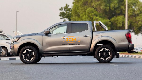
								2022 NISSAN NAVARA full									