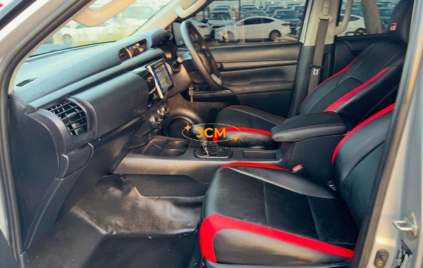 
								Toyota Hilux 2020 full									