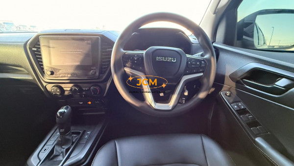 
								2024 ISUZU D-MAX full									