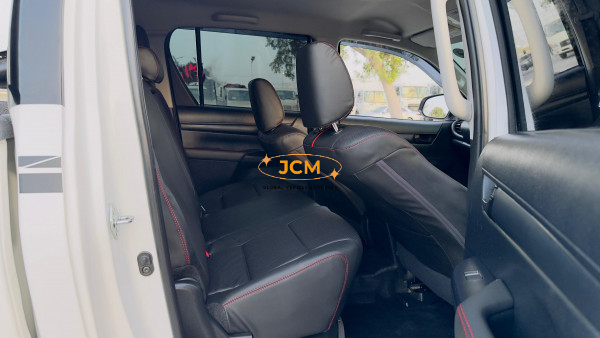 
								Toyota Hilux 2022 full									