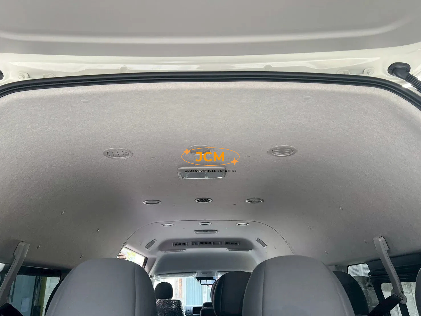 
2025 Toyota Hiace Commuter 2.8 GL Diesel Turbo – 14-Seater full									