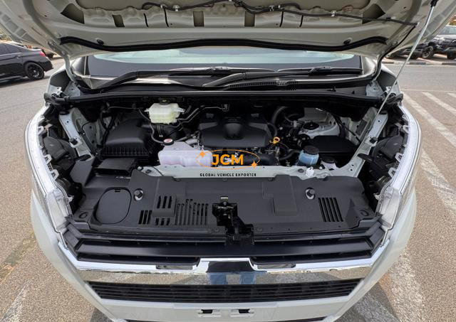 
								2025 TOYOTA HIACE COMMUTER 15 Seaters full									
