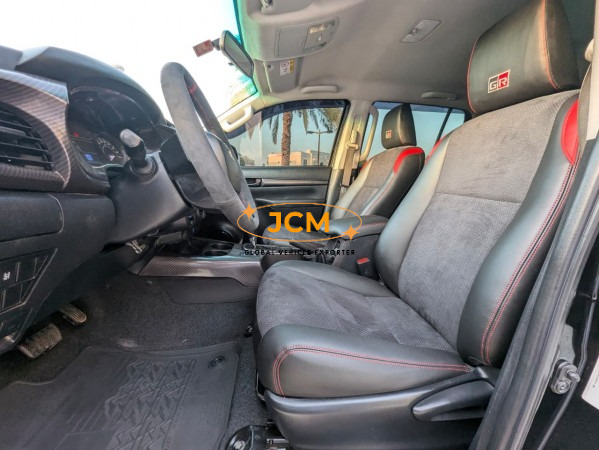 
2020 TOYOTA HILUX 2.7L 4WD LHD full									