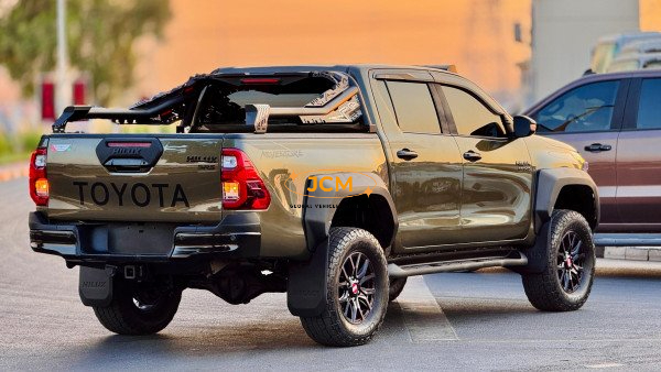 
								Toyota Hilux 2020 full									
