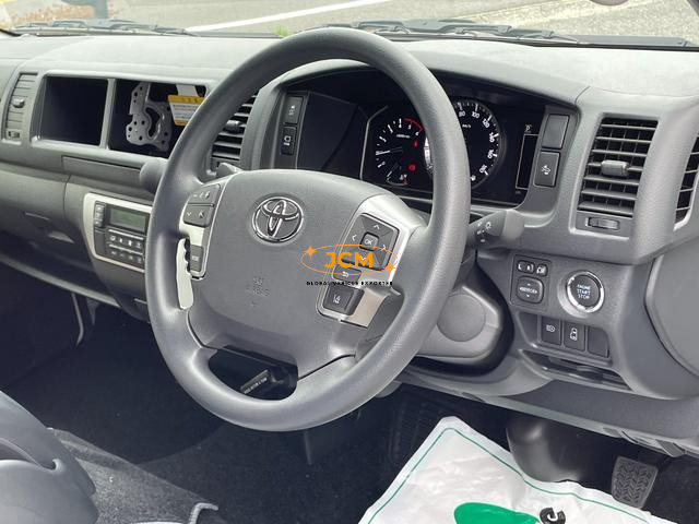 
2025 TOYOTA HIACE COMMUTER SUPER LONG GL 14 Seates full									