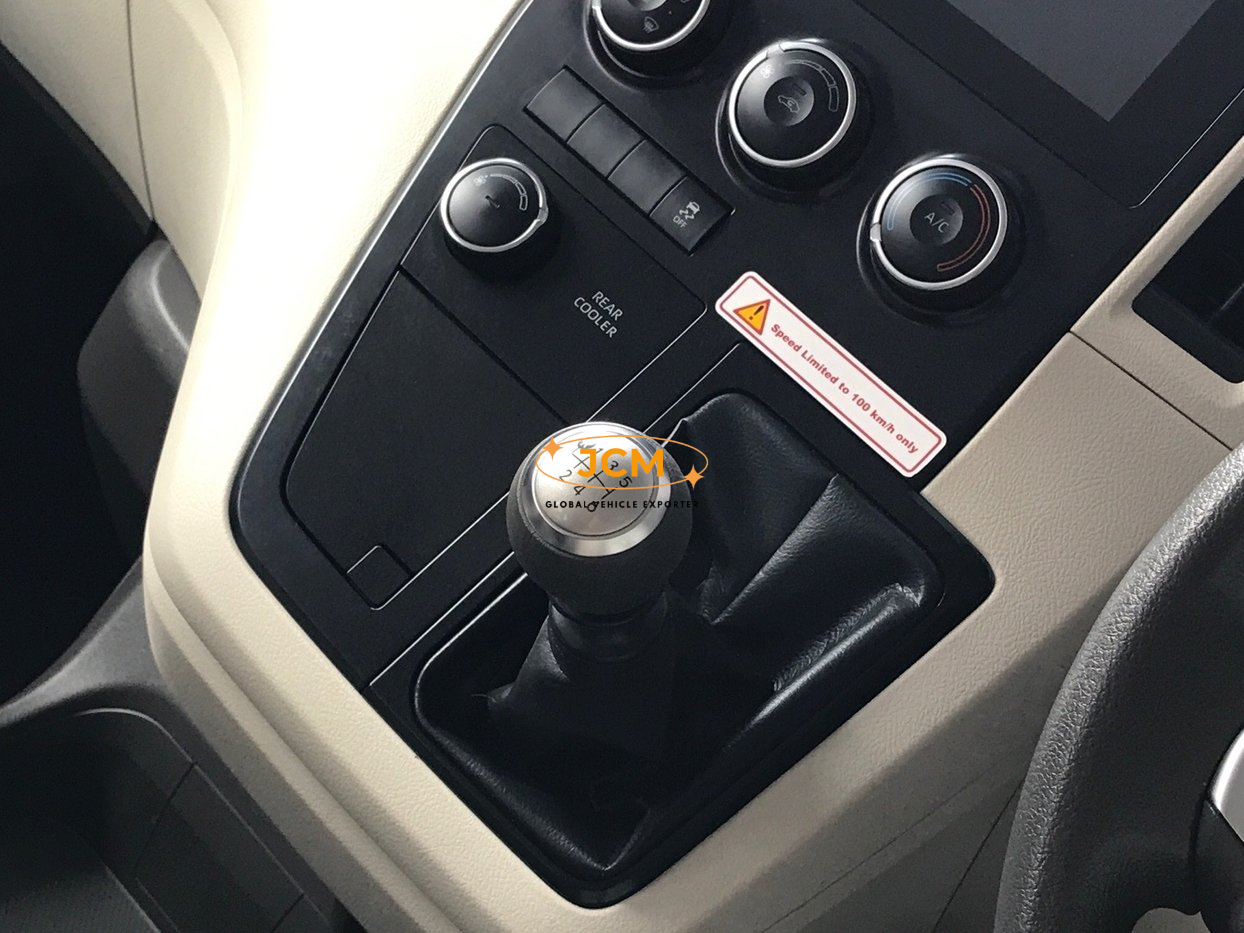 
								2024 Toyota Quantum 2.8 GL RHD 11 Seater full									