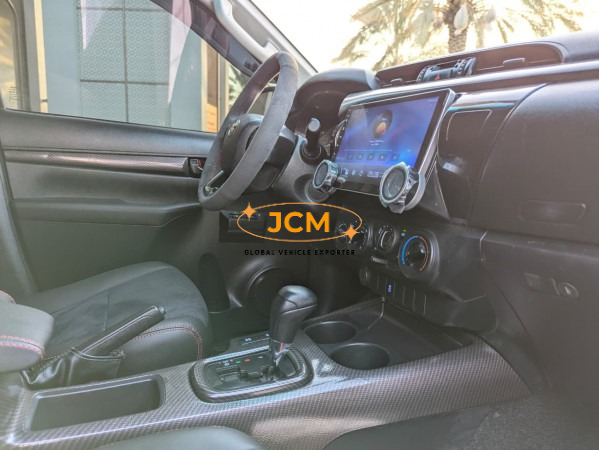 
2020 TOYOTA HILUX 2.7L 4WD LHD full									