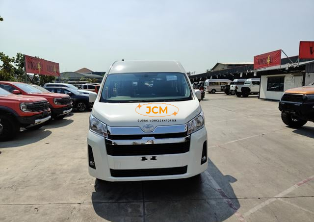 
2026 TOYOTA HIACE COMMUTER 2.8 AT 14 Seaters full									