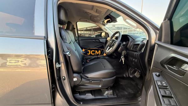 
								2024 ISUZU D-MAX full									