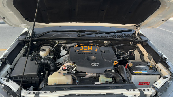 
								Toyota Hilux 2022 full									