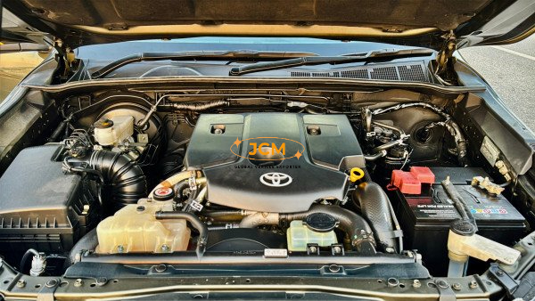 
								Toyota Hilux 2020 full									