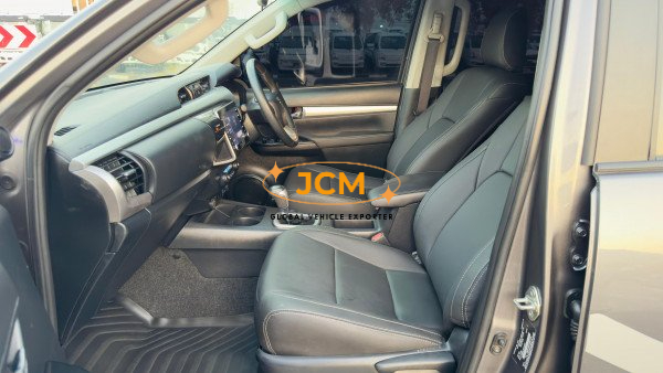 
								2020 TOYOTA HILUX 2.8 4WD full									