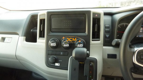 
								Toyota Hiace 2026 Right-hand-drive 14 Seaters full									