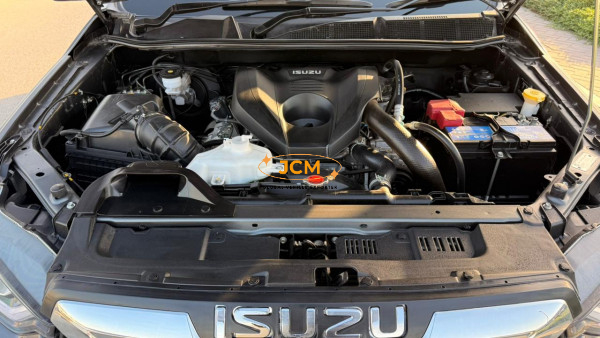 
								2024 ISUZU D-MAX full									