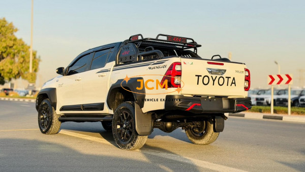 2024 TOYOTA HILUX 2.8 4WD