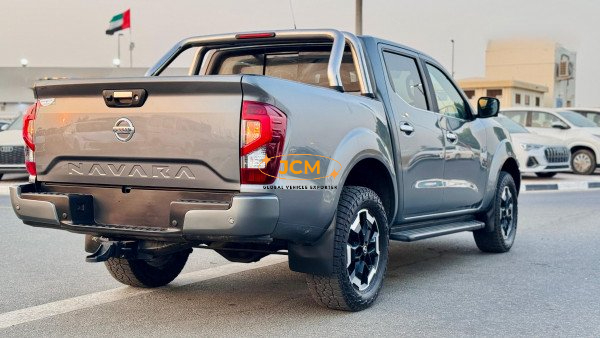 2022 NISSAN NAVARA