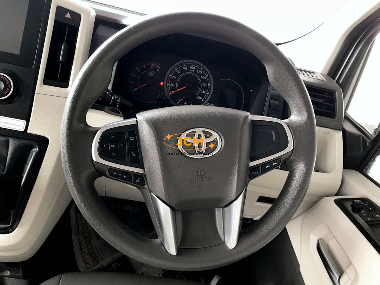 
								2024 Toyota Quantum 2.8 GL RHD 11 Seater full									
