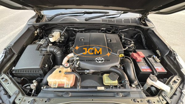 
								2023 TOYOTA HILUX 2.8 4WD full									