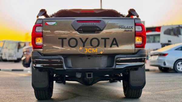 
								Toyota Hilux 2020 full									