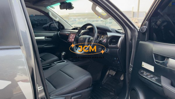 
								2020 TOYOTA HILUX 2.8 4WD full									