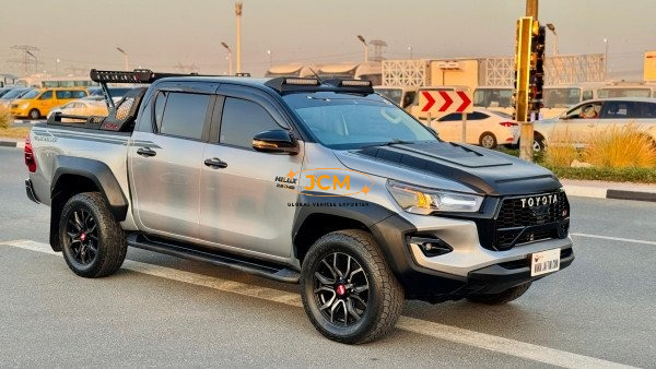 
								Toyota Hilux 2020 full									