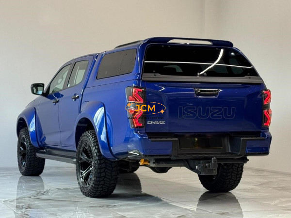
								2023 ISUZU D-MAX full									
