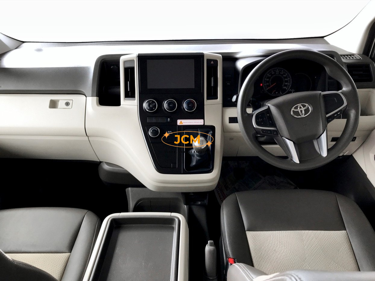 
								2024 Toyota Quantum 2.8 GL RHD 11 Seater full									